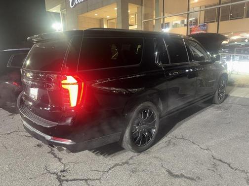 2025 Chevrolet Suburban 4WD High Country