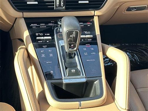 2023 Porsche Cayenne Platinum Edition