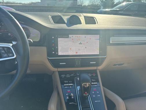 2023 Porsche Cayenne Platinum Edition