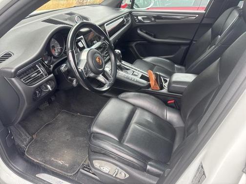 2020 Porsche Macan S