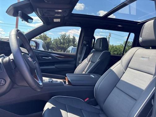 2024 Cadillac Escalade ESV Premium Luxury