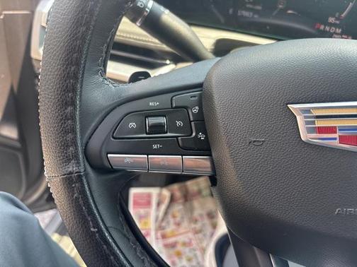 2024 Cadillac XT4 Premium Luxury