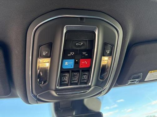 2022 Jeep Grand Cherokee Trailhawk