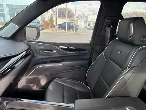 2024 Cadillac Escalade Sport