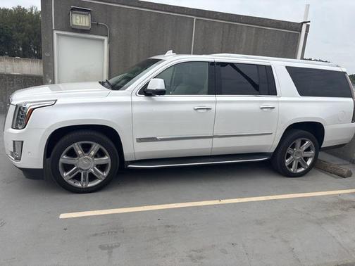 2018 Cadillac Escalade ESV Luxury