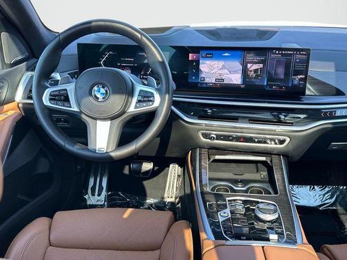 Alpine White 2023 BMW X7 xDrive40i