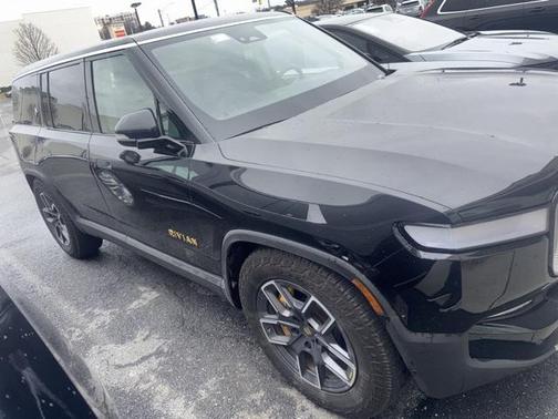 2023 Rivian R1S Adventure