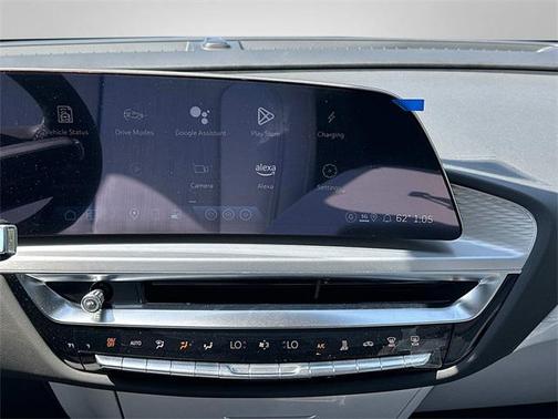 2025 Cadillac LYRIQ Sport