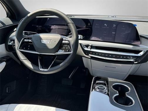 2025 Cadillac LYRIQ Sport