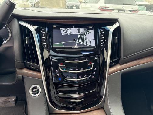 2019 Cadillac Escalade Luxury