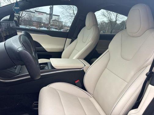 2022 Tesla Model X Plaid Tri Motor All-Wheel Drive