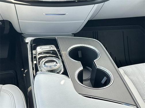 2025 Cadillac LYRIQ Sport w/1SJ
