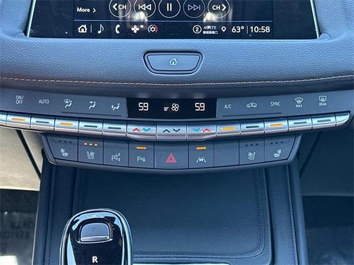 2022 Cadillac XT4 Premium Luxury