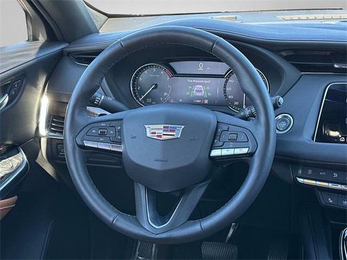 2022 Cadillac XT4 Premium Luxury