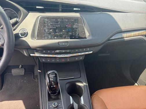 2022 Cadillac XT4 Premium Luxury