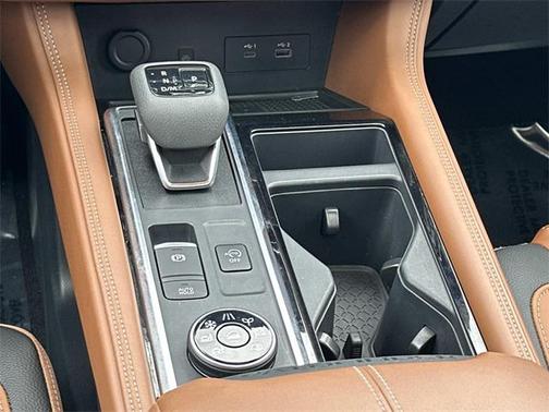 2023 Nissan Pathfinder Platinum 4WD