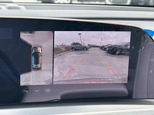 2025 Cadillac LYRIQ Sport