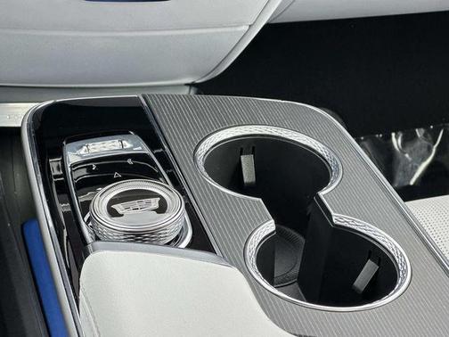 2025 Cadillac LYRIQ Sport