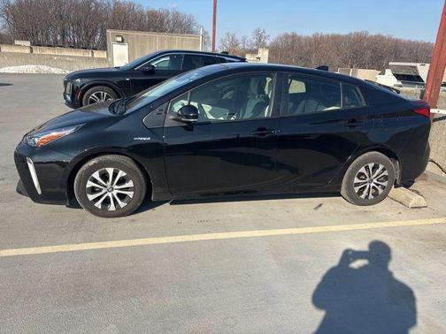 2022 Toyota Prius XLE