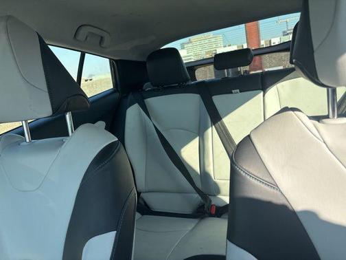 2022 Toyota Prius XLE