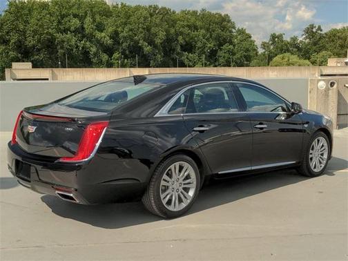 Photo 4 of 33 of 2018 Cadillac XTS Luxury