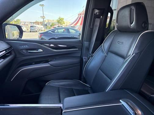 2022 Cadillac Escalade ESV Sport