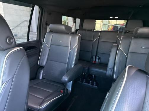 2022 Cadillac Escalade ESV Sport