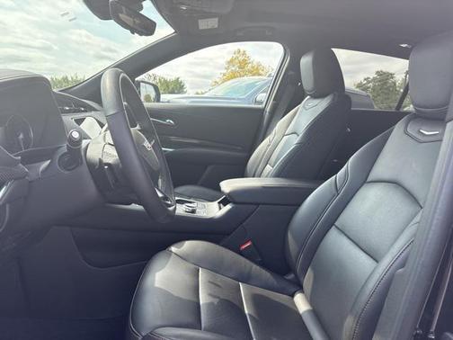 2022 Cadillac XT4 Sport