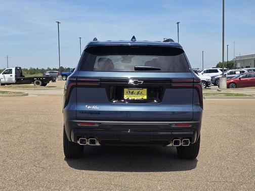 Lakeshore Blue Metallic 2026 Chevrolet Traverse LT