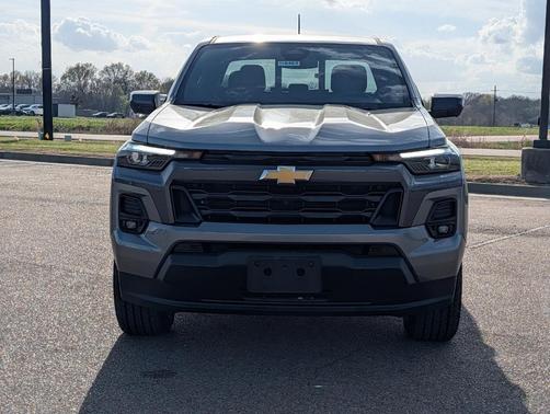 Sterling Gray Metallic 2026 Chevrolet Colorado LT