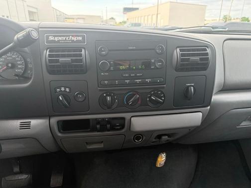 Blue 2005 Ford F-250 XLT
