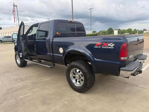 Blue 2005 Ford F-250 XLT