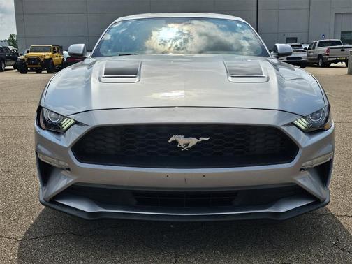 2022 Ford Mustang EcoBoost