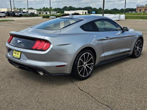 2022 Ford Mustang EcoBoost