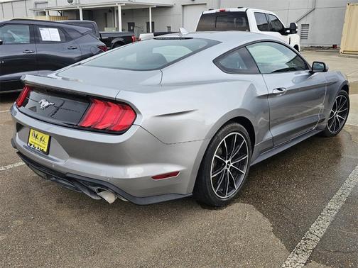 2022 Ford Mustang EcoBoost