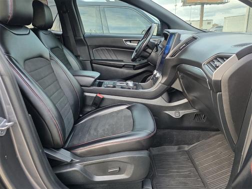 2022 Ford Edge ST Line