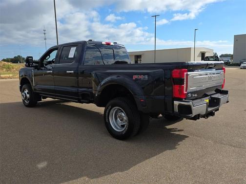 2023 Ford F-350 King Ranch