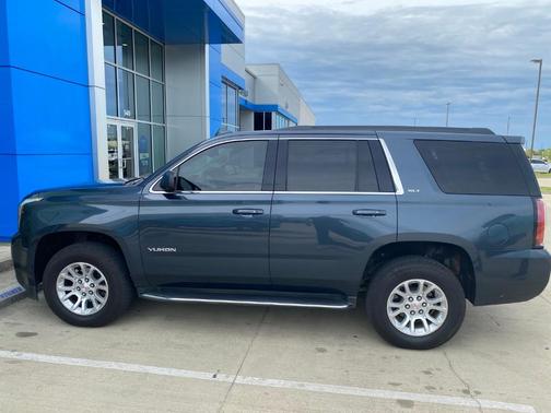 Dark Sky Metallic 2020 GMC Yukon SLT