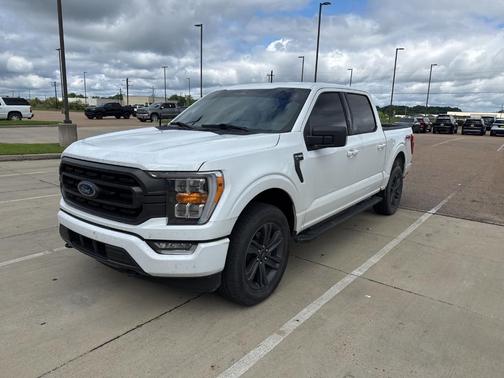 Oxford White 2023 Ford F-150 XLT