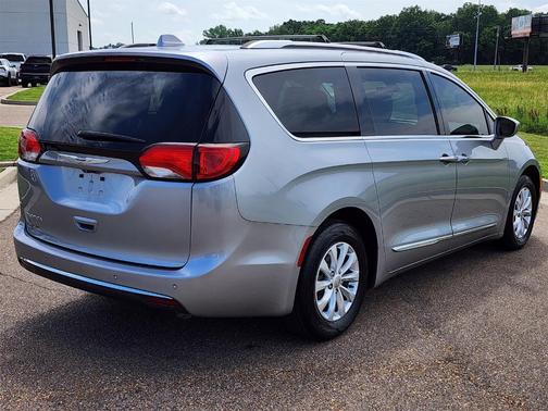 2020 Chrysler Pacifica Touring-L
