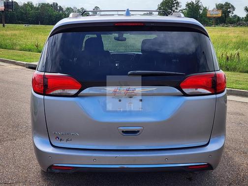 2020 Chrysler Pacifica Touring-L