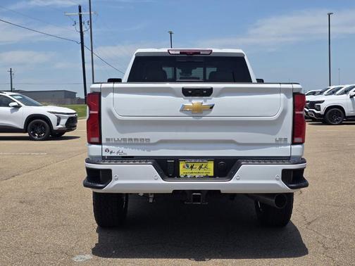 Summit White 2026 Chevrolet Silverado 2500 LTZ