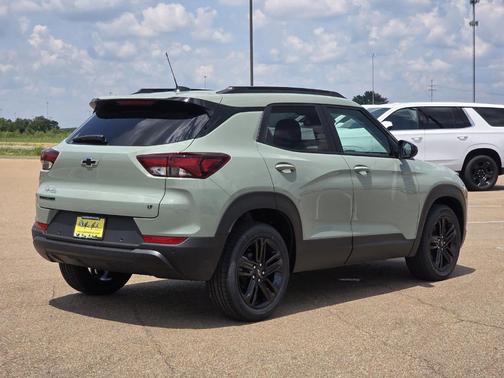 Green 2026 Chevrolet Trailblazer LT