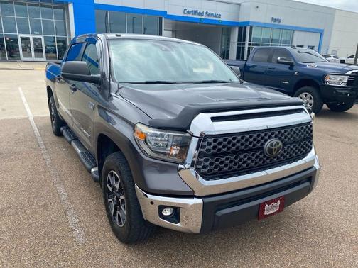 Magnetic Gray Metallic 2018 Toyota Tundra SR5