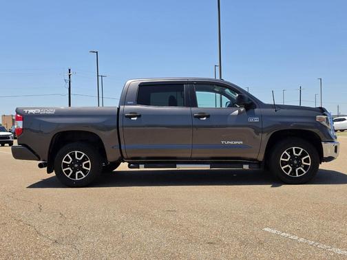 Magnetic Gray Metallic 2018 Toyota Tundra SR5