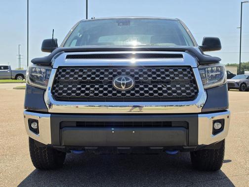 Magnetic Gray Metallic 2018 Toyota Tundra SR5