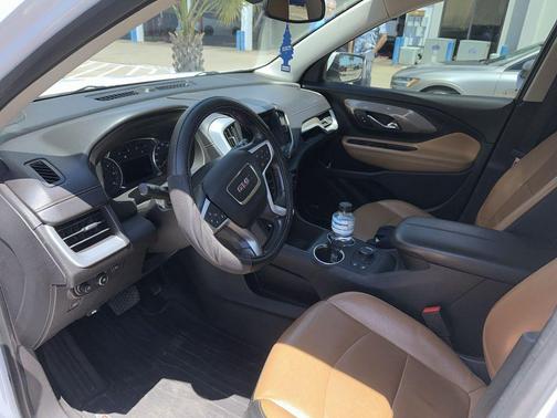 Summit White 2018 GMC Terrain SLT