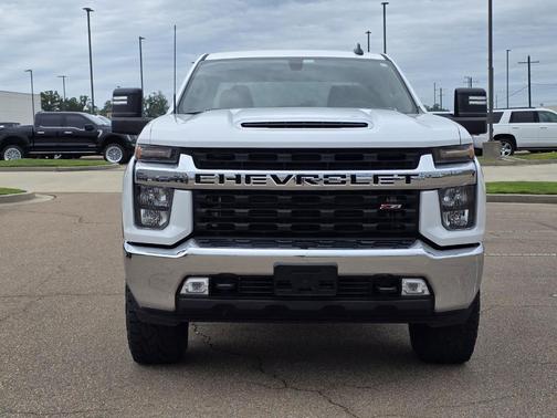 Summit White 2022 Chevrolet Silverado 2500 LT