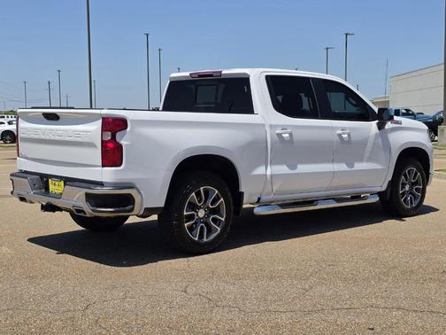 Summit White 2025 Chevrolet Silverado 1500 LT