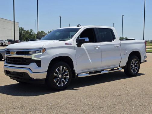 Summit White 2025 Chevrolet Silverado 1500 LT